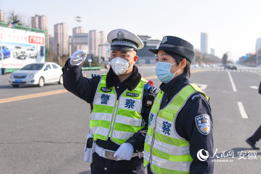 “教员”认真教，学员认真学。人民网 李希蒙摄