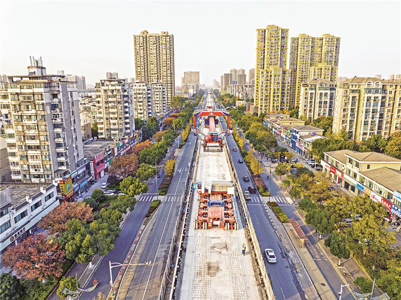 建设中的宁马城际铁路。储灿林摄